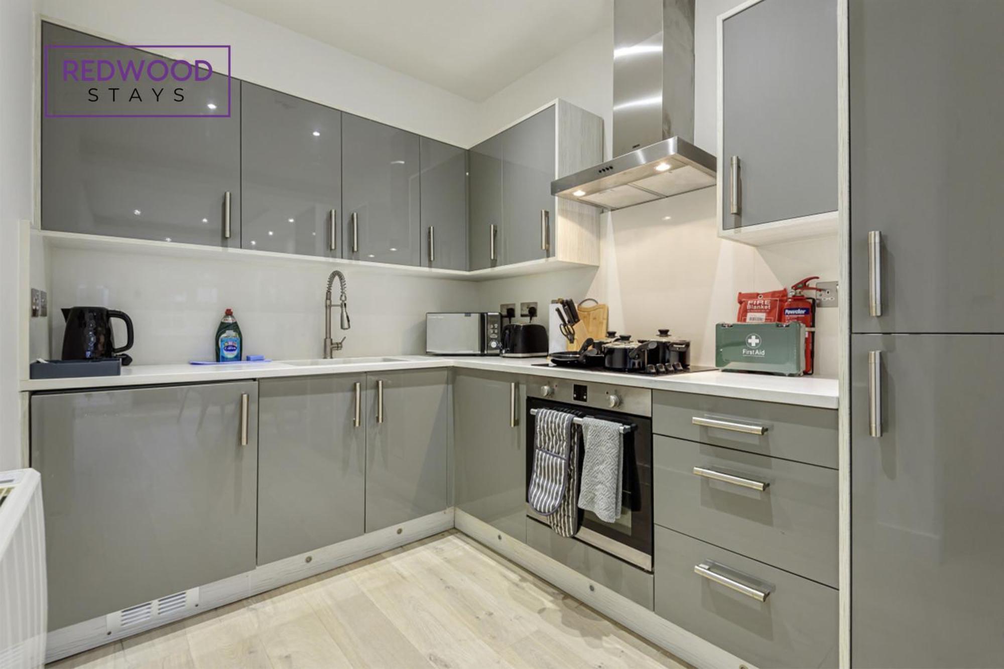1 Bed 1 Bath Town Center Apartments For Corporates & Contractors, Wifi, Netflix And Parking On Selected Units By Redwood Stays Aldershot Esterno foto