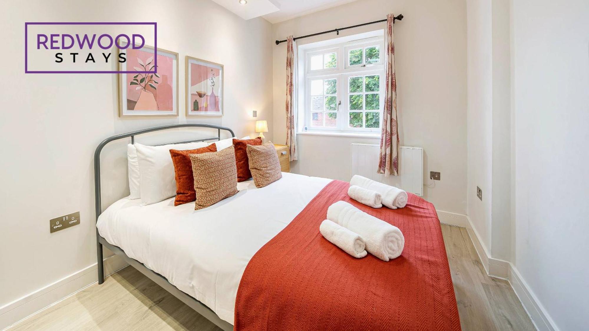 1 Bed 1 Bath Town Center Apartments For Corporates & Contractors, Wifi, Netflix And Parking On Selected Units By Redwood Stays Aldershot Esterno foto