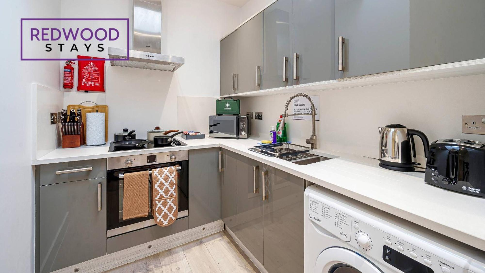 1 Bed 1 Bath Town Center Apartments For Corporates & Contractors, Wifi, Netflix And Parking On Selected Units By Redwood Stays Aldershot Esterno foto