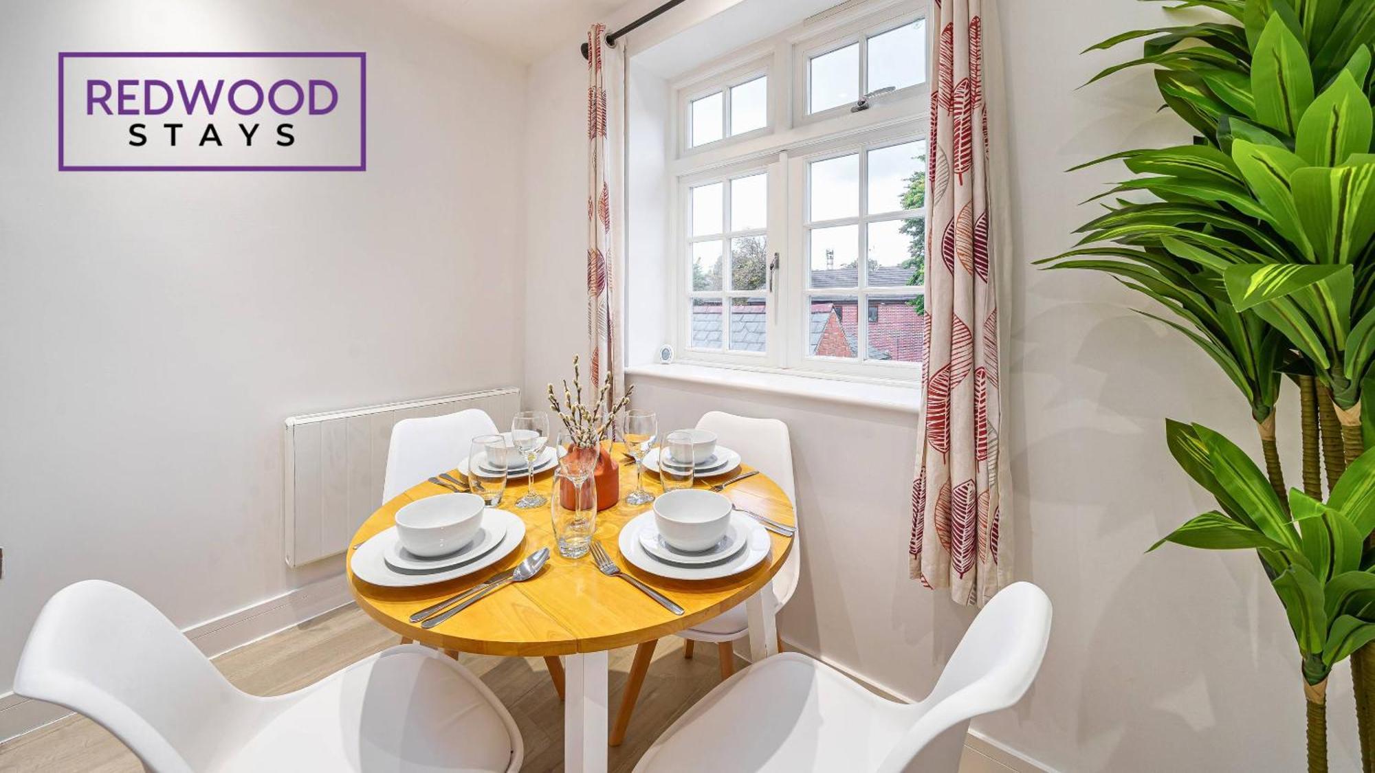 1 Bed 1 Bath Town Center Apartments For Corporates & Contractors, Wifi, Netflix And Parking On Selected Units By Redwood Stays Aldershot Esterno foto