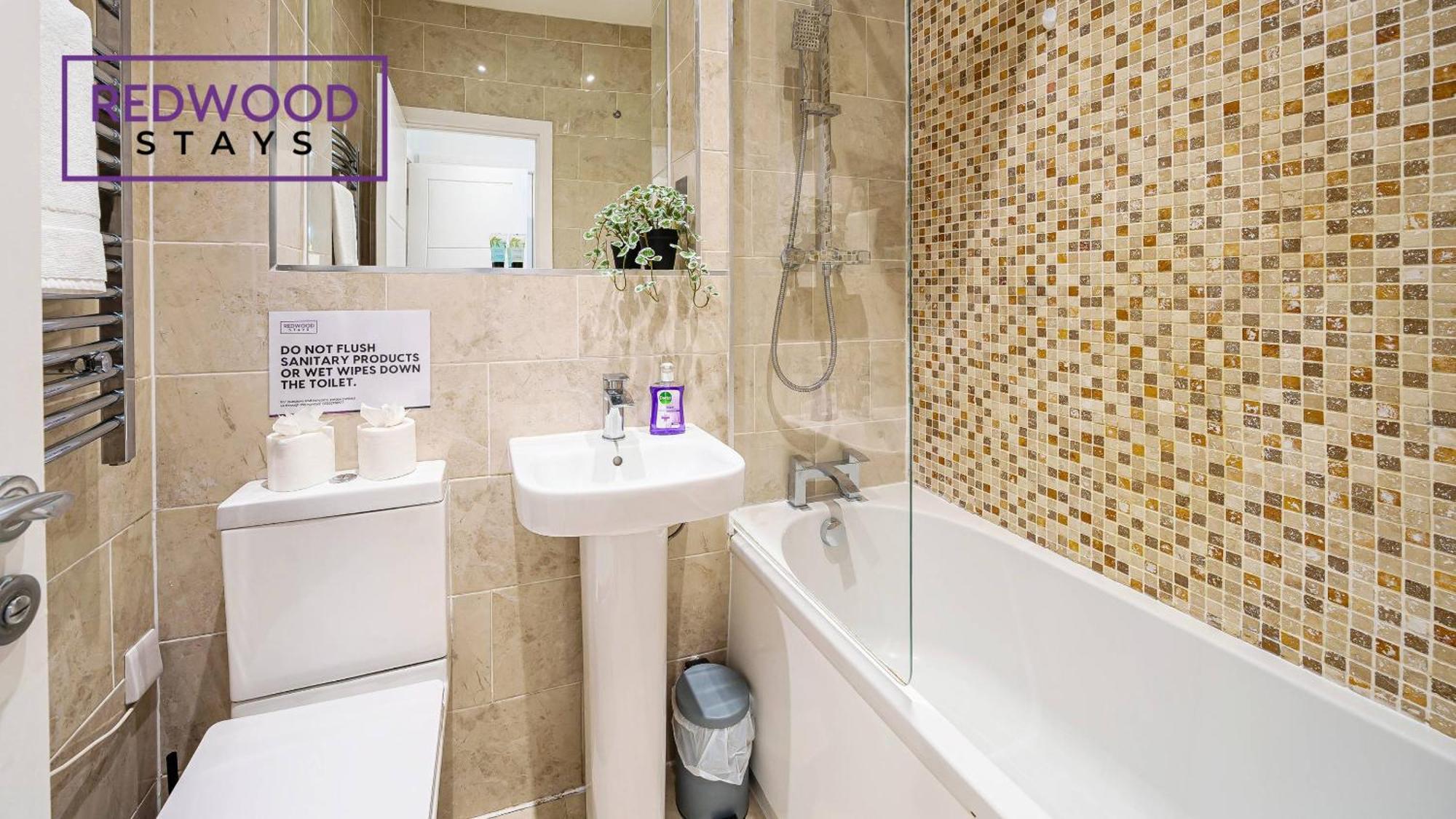 1 Bed 1 Bath Town Center Apartments For Corporates & Contractors, Wifi, Netflix And Parking On Selected Units By Redwood Stays Aldershot Esterno foto