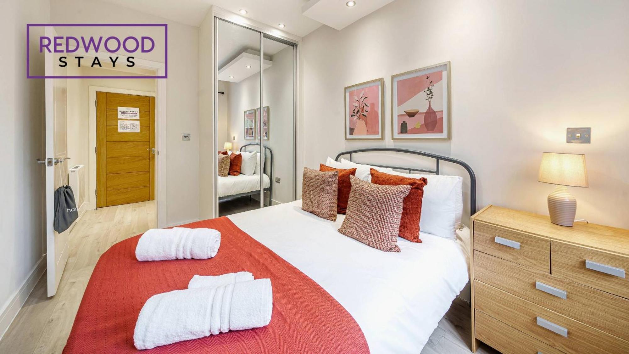 1 Bed 1 Bath Town Center Apartments For Corporates & Contractors, Wifi, Netflix And Parking On Selected Units By Redwood Stays Aldershot Esterno foto